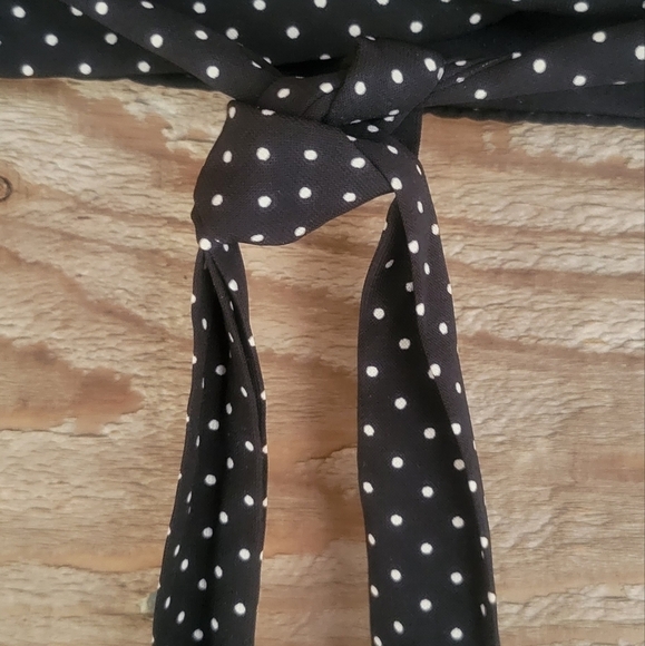 Gianni Bini Black with White Polka Dot Cropped Wrap Top Size XSmall - Picture 5 of 6